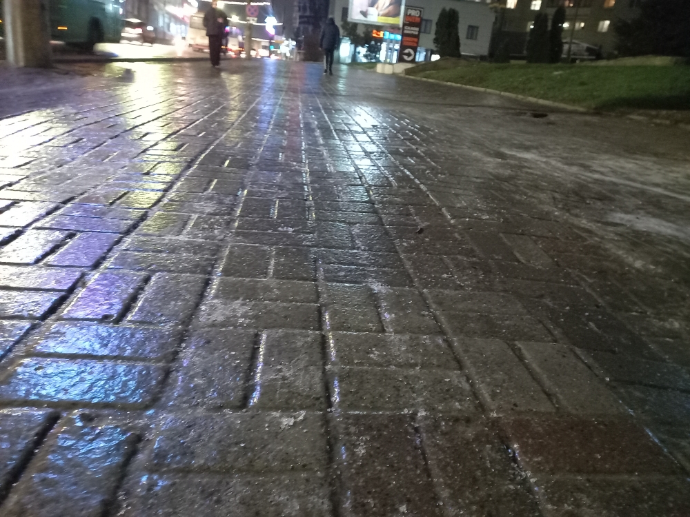 В Курске вновь прошёл ледяной дождь
