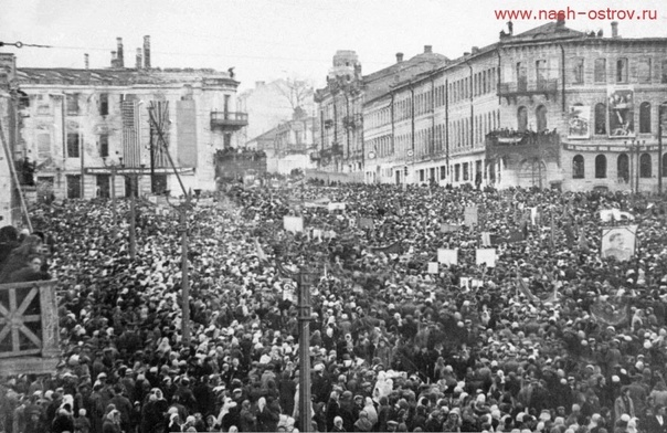Куряне публикуют исторические кадры парада 1945 года