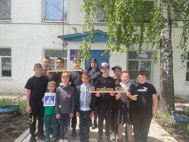 В Курской области Госавтоинспекторы провели встречу со школьниками