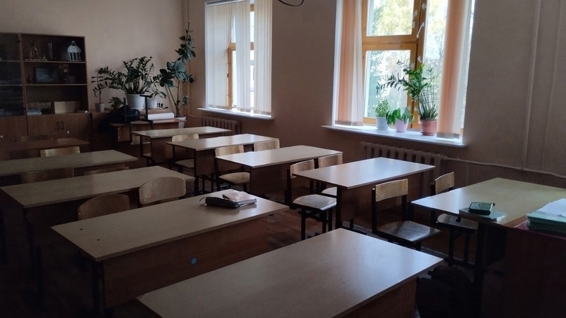 В Курской области последние звонки школьников пройдут в спортивных или актовых залах