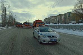 В Курске полицейские помогли коммунальщикам