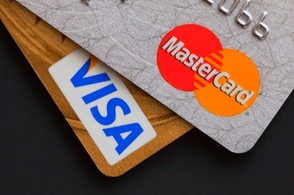 Куряне не смогут получить новые карты Visa и Mastercard