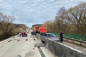 Два работника дорожной службы пострадали в ДТП под Курском