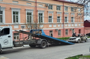 В центре Курска сгорела машина