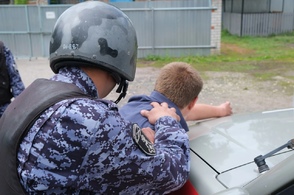 Курские росгвардейцы задержали подозреваемого в грабеже