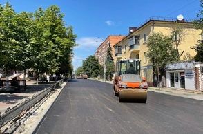 В Курске продолжается ремонт дороги на улице Щепкина