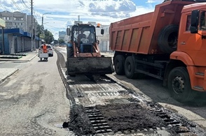 В Курске занялись ремонтом дороги на улице Сосновской