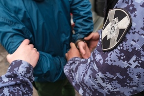 Курские росгвардейцы задержали дебошира,  повредившего чужие машины