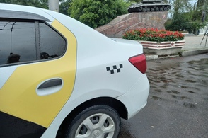 Пьяный курянин пытался угнать автомобиль такси