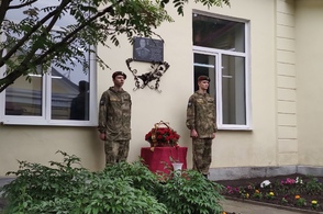 В Курском Монтажном техникуме состоялось открытие мемориальной доски в честь погибшего в ходе СВО преподавателя
