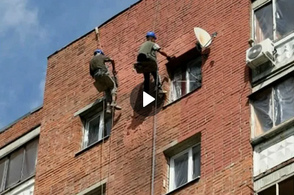В Курске беспилотник врезался в многоквартирный дом на ул.Карла Маркса