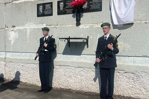 В Курской школе №30 торжественно открыли мемориальную доску
