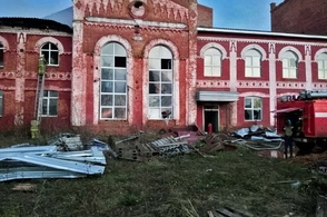 В Курской области загорелась крыша в результате обстрела ВСУ