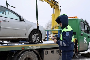 В Курске эвакуируют машины, мешающие уборки снега