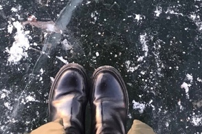 Об опасности тонкого льда на водоемах курян предупреждают знаки