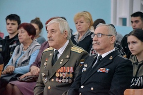 В Курске ветераны провели патриотический урок накануне Дня Героев Отечества