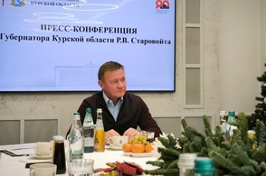 "Обувь надо выбирать по погоде и друг другу помогать"