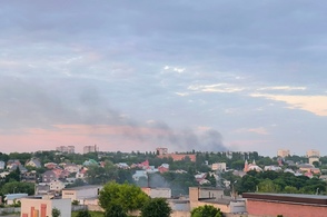 В центре Курска тушат сильный пожар
