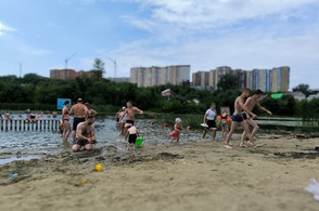 Куряне продолжают нарушать правила распивая спиртное на водоеме