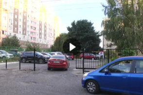В Курске разгорелся скандал по поводу установки ограждения двора на ул. Студенческой