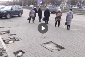 Жители района Парковая лишились еще одного остановочного павильона