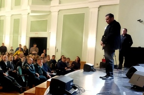 Курского врио губернатора жители села Ивановского (рядом с усадьбой &laquo;Марьино&raquo; под Рыльском) просят о выплатах по 65 и 150 тысяч рублей, как пострадавшим от атак ВСУ.