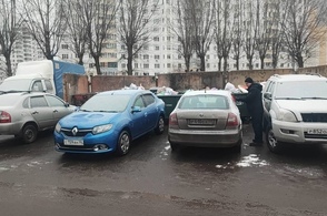 В Курске начнут штрафовать за парковку автомобилей возле контейнерных площадок для уборки мусора