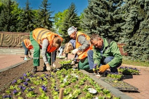В Курске продолжается благоустройство памятников ВОВ к 9 мая
