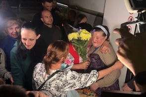 В Курске встретили вернувшихся из плена ВСУ мирных жителей