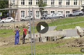 В Курске на пустыре по улице Дзержинского бригады рабочих активно трудятся над созданием нового общественного пространства