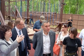 Врио губернатора Курской области осматривает объекты благоустройства в Железногорске