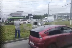 В Курске пробка из-за ДТП на южном авторынке