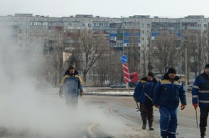 По центральным улицам Курска проходят аварийные работы на теплосети