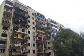 Фото последствий ночной атаки ВСУ на многоквартирный дом на улице Союзной