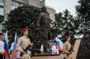 В Фатеже открыли мемориал землякам, погибшим в спецоперации и Афганистане