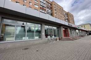 В Курске &laquo;Пятерочка&raquo; незаконно изменила фасад здания на улице Ленина