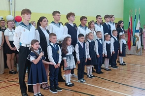 Прямо сейчас в курских школах начался новый учебный год
