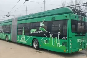 На Курские улицы вышел новый троллейбус-"гармошка"
