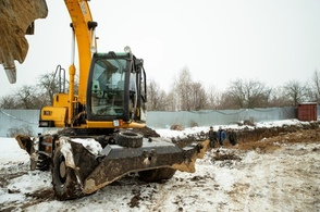 В Курске на улице Бочарова приостановлено строительство многоэтажного дома
