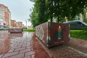 В Железногорске установили стилизованные под суджанские ковры скамейки