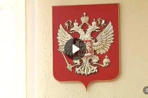 Кировский районный суд города Курска признал 22-летнюю женщину виновной в жестоком обращении с собственной трёхлетней дочерью