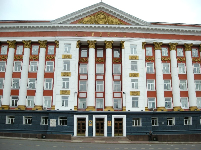 В Курской области ужесточают антиковидные меры