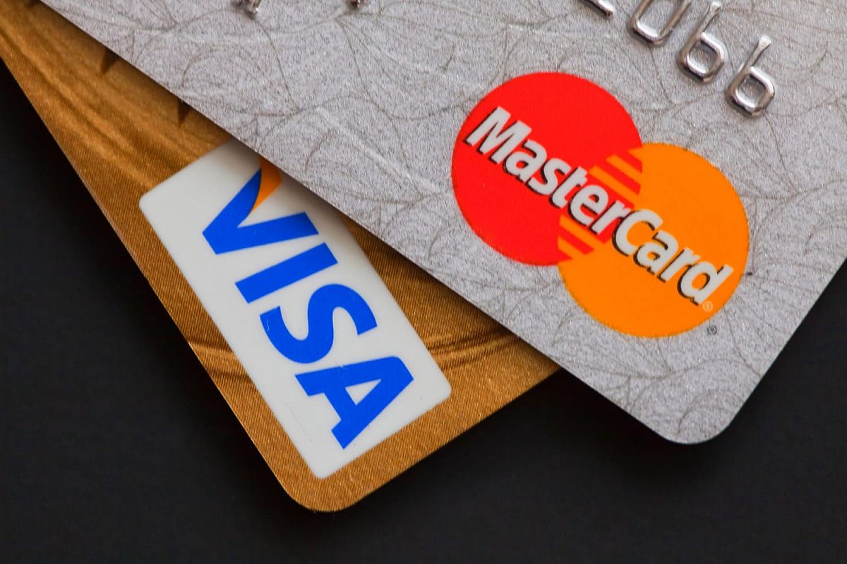 Куряне не смогут получить новые карты Visa и Mastercard