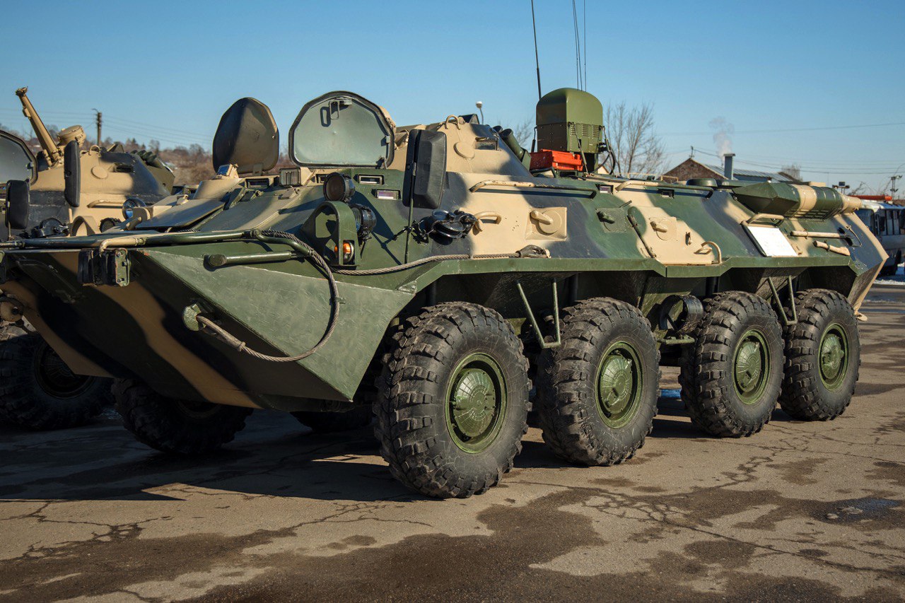 Куряне отремонтировали два военных БТР