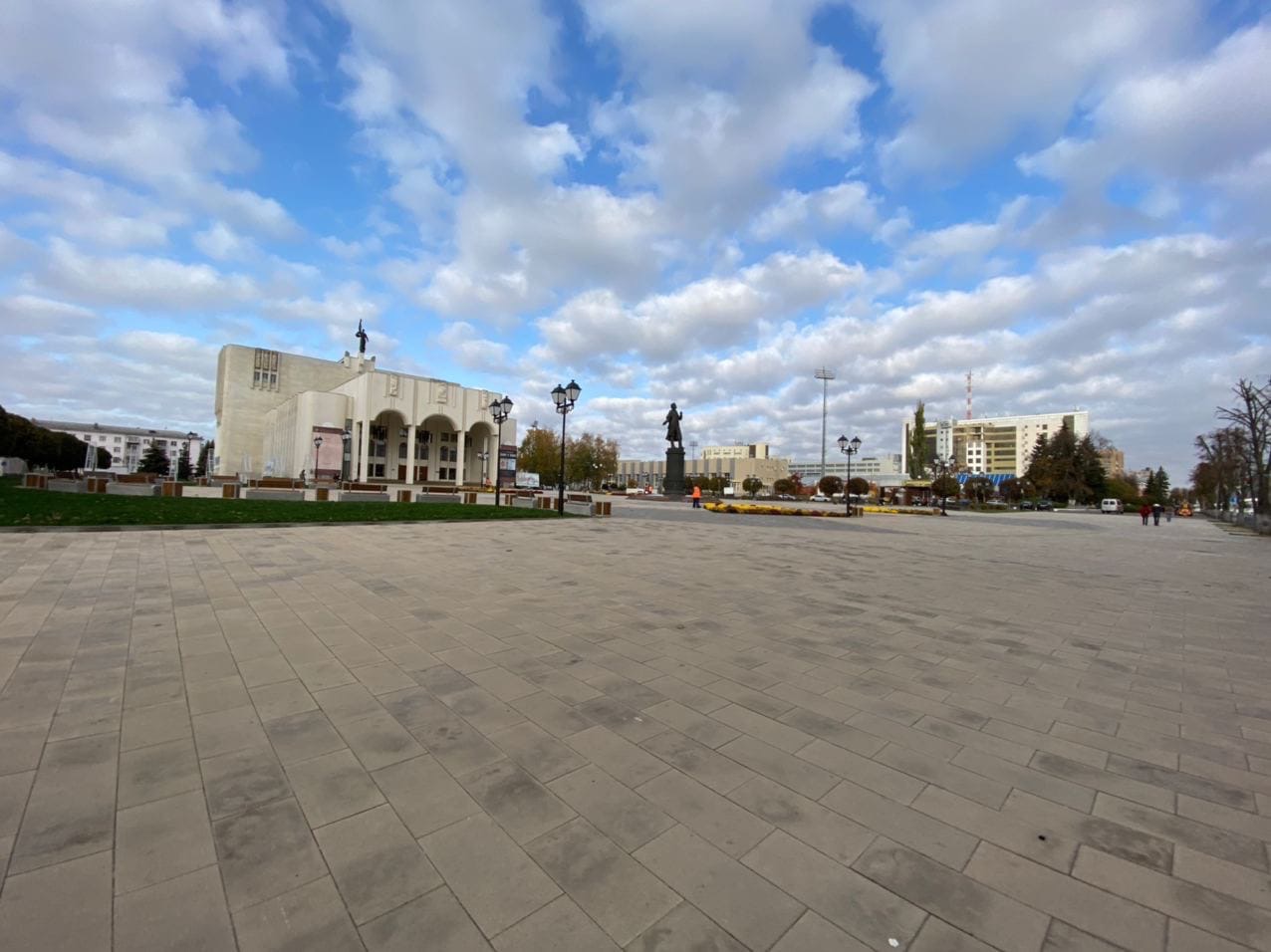 На содержание театральной площади город потратит почти 4 миллиона рублей