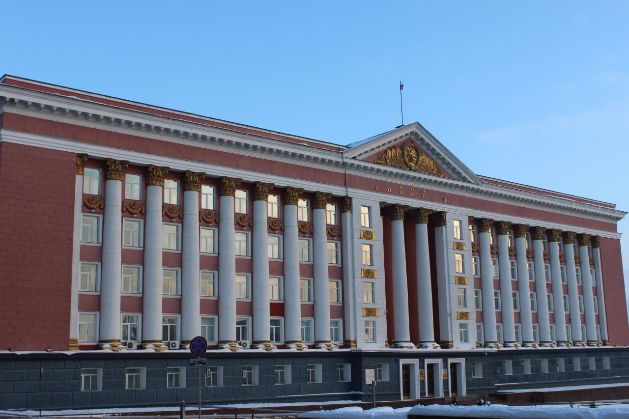 Курский губернатор призвал коллег к открытому общению с народом