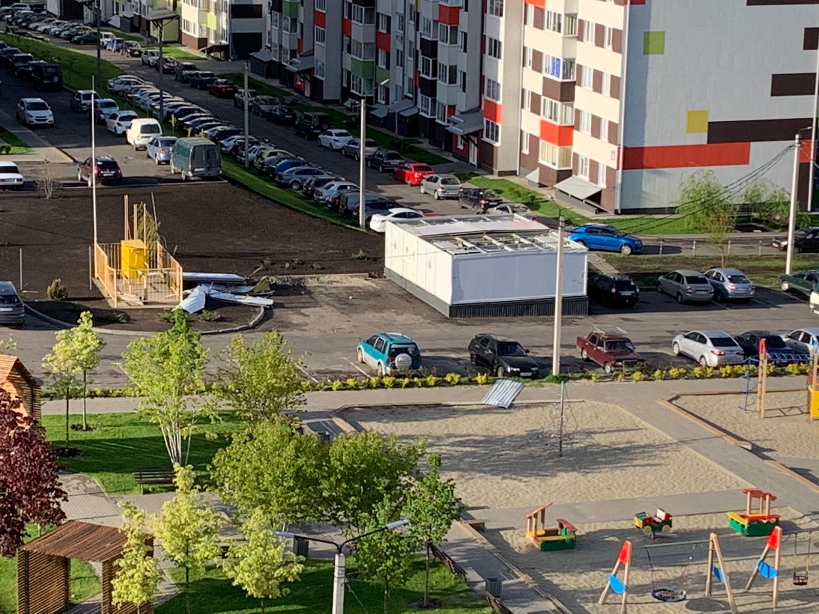 Мощный ураган обрушился на жилые массивы Курской области | 14.05.2022 |  Курск - БезФормата