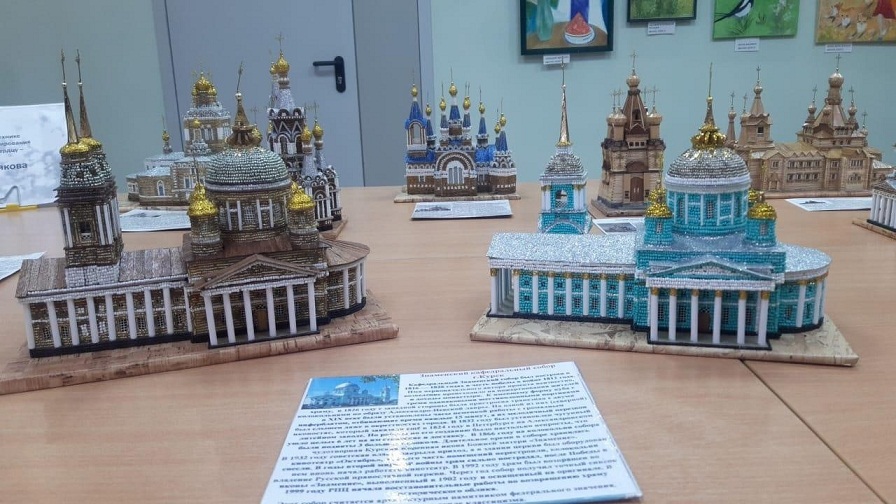 Курян приглашают посмотреть храмы в миниатюре