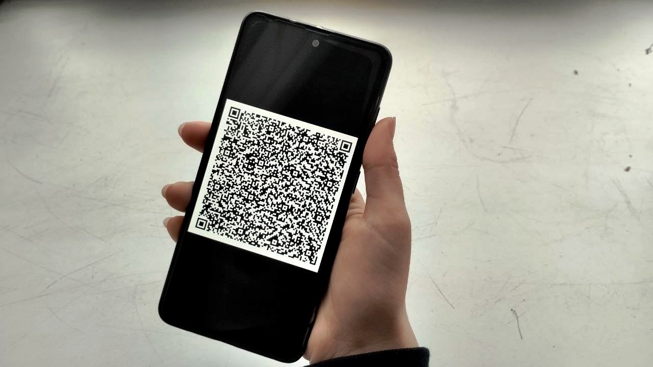 Курян предупреждают о новом виде мошенничества через QR-код