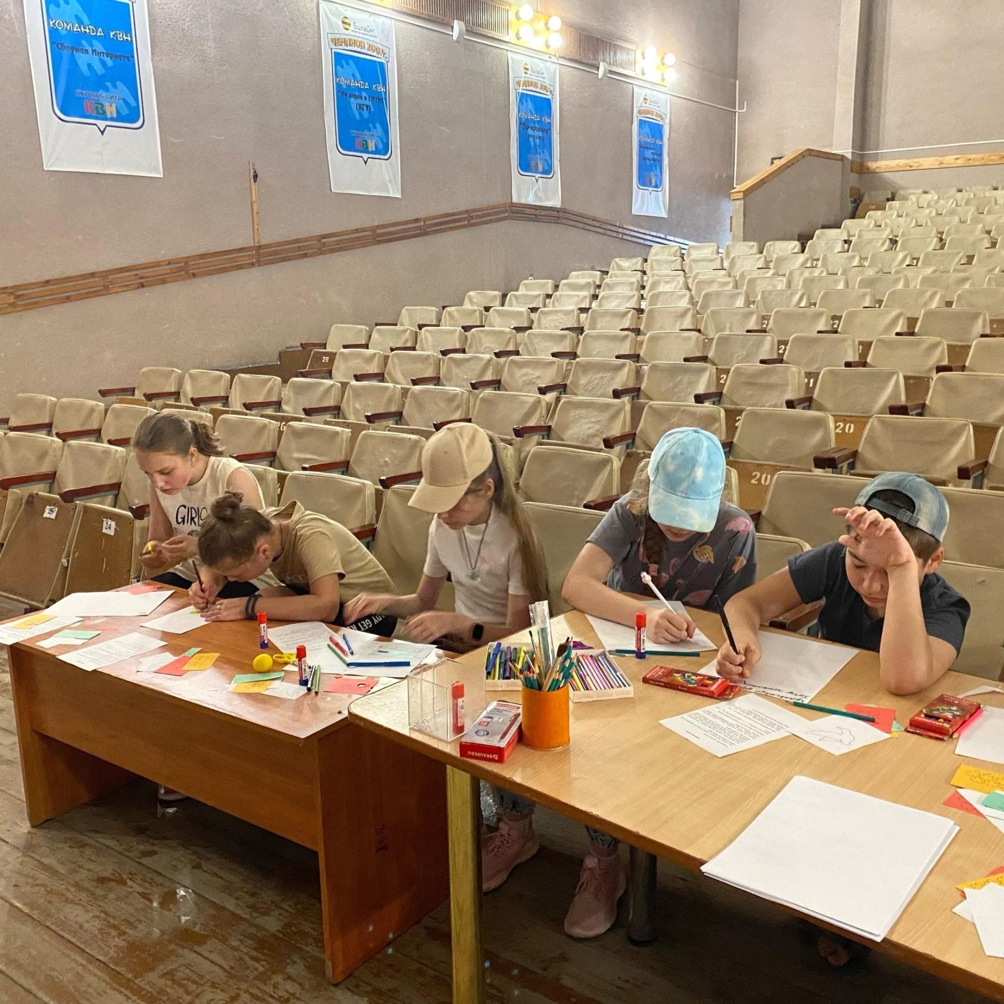 В Курске продолжается акция «Письмо на фронт»